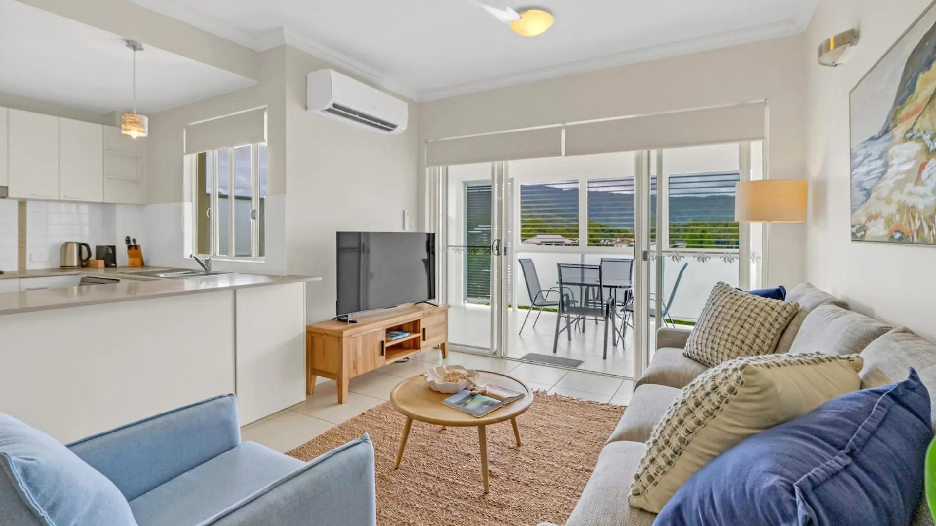 Trinity Beach Retreat With Pool And Scenic Views オーストラリア